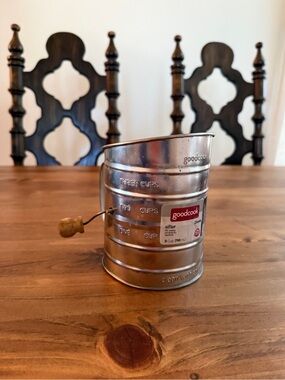 GOODCOOK Silver 3-Cup Hand Sifter with Wooden Handle